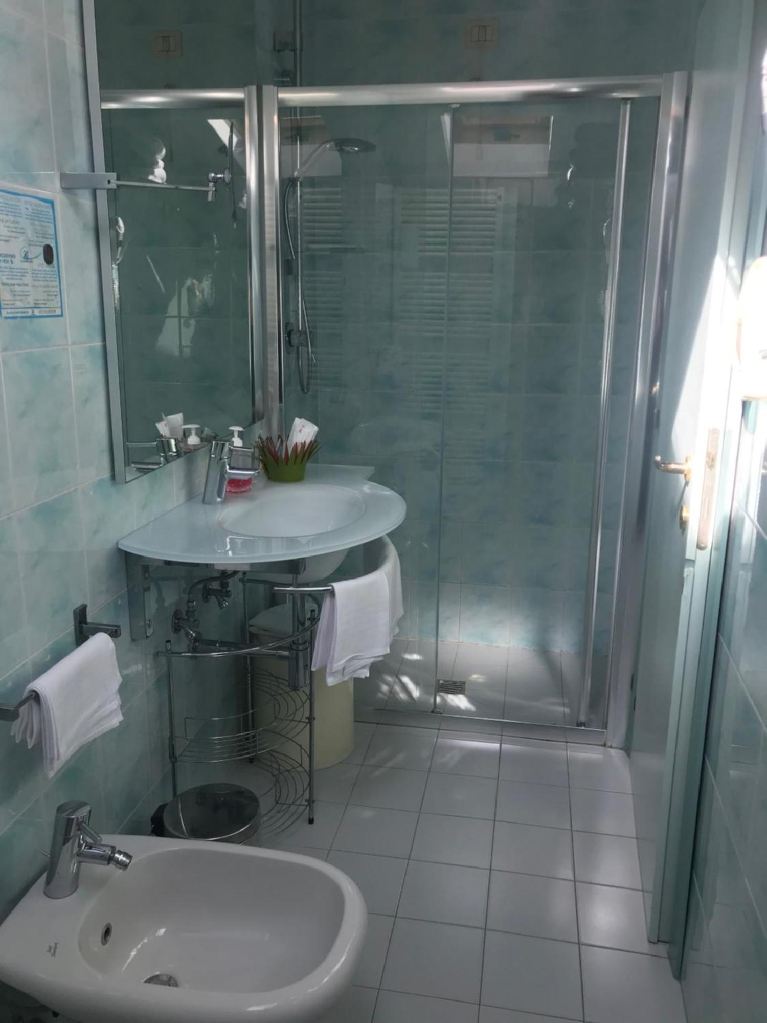 تّشيرفييا Hotel Eros Residence المظهر الخارجي الصورة