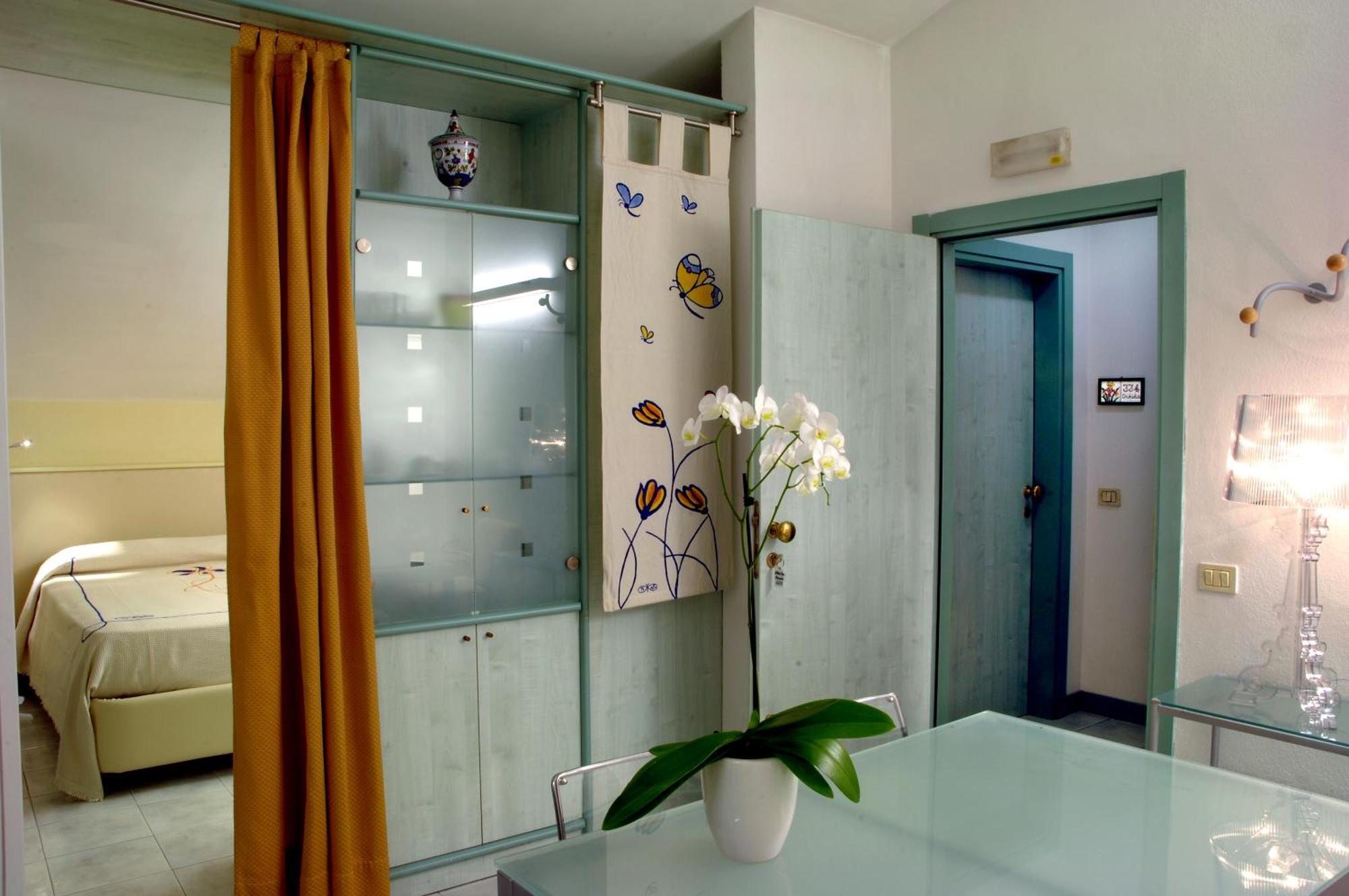 تّشيرفييا Hotel Eros Residence المظهر الخارجي الصورة