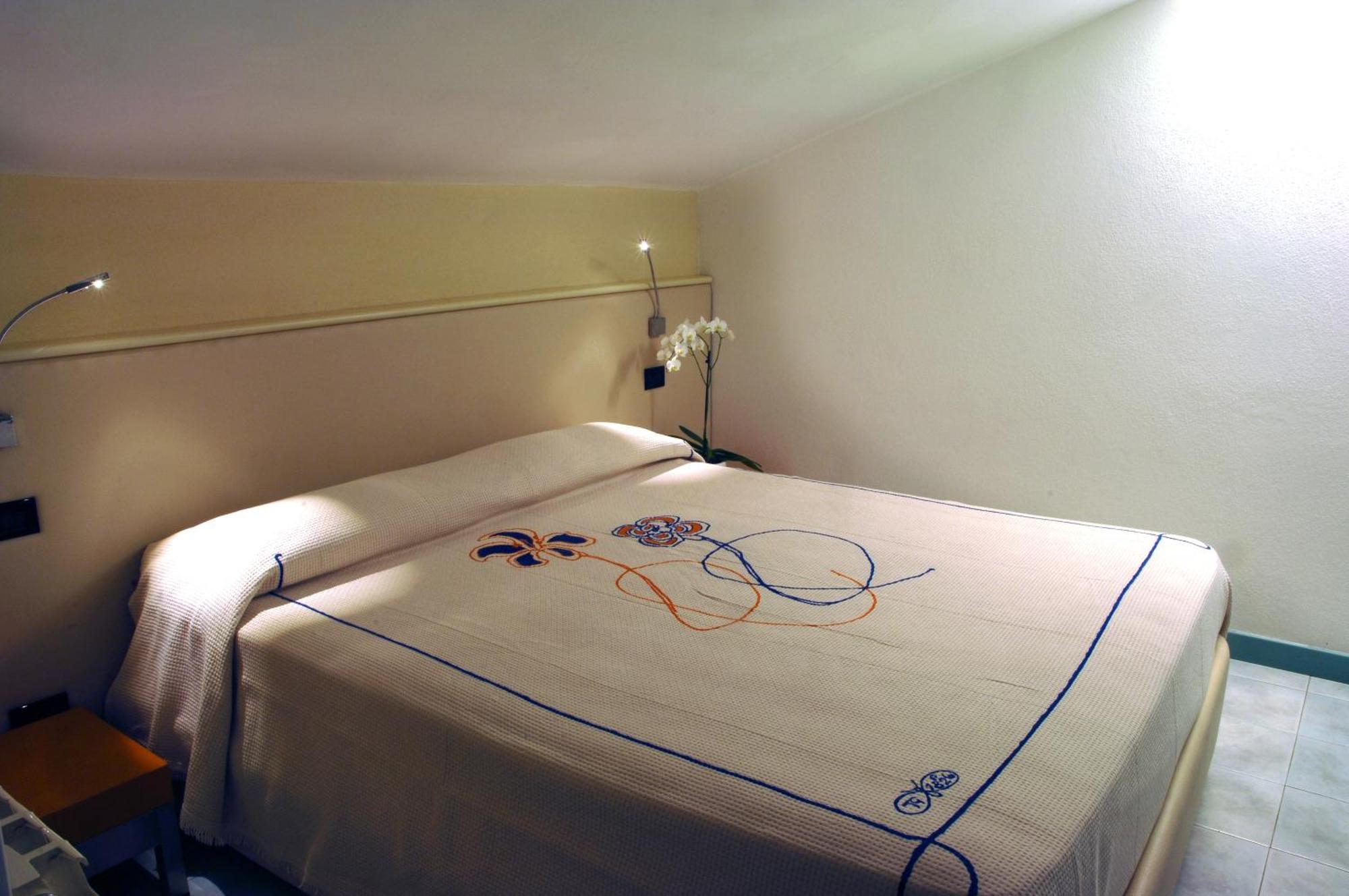 تّشيرفييا Hotel Eros Residence المظهر الخارجي الصورة