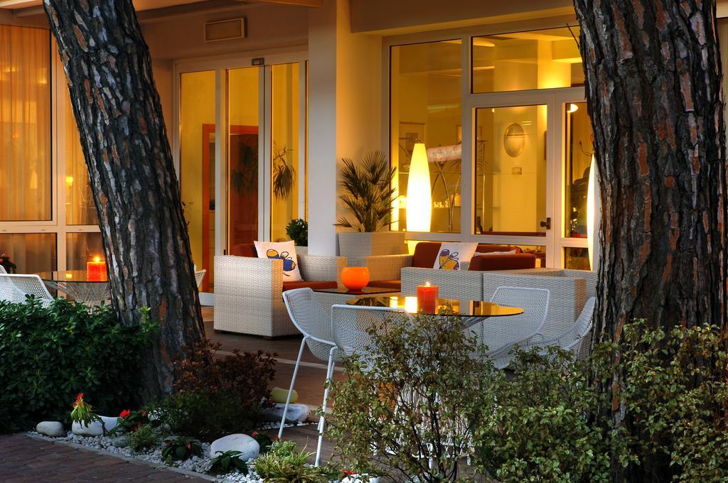 تّشيرفييا Hotel Eros Residence المظهر الخارجي الصورة