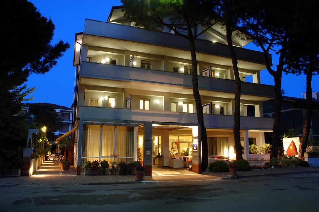 تّشيرفييا Hotel Eros Residence المظهر الخارجي الصورة